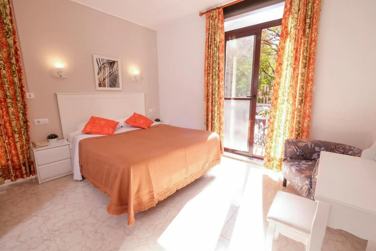 Hostal Ramos Barcelona 2*,
